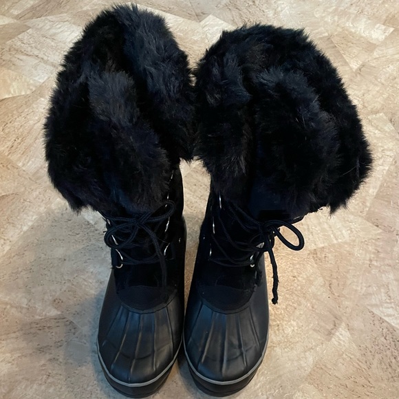 Fuzzy snow boots - Picture 7 of 8